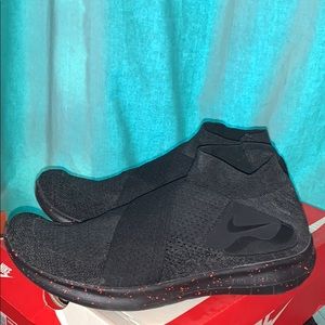 Nike Free RN Motion Flyknit (USED) Once